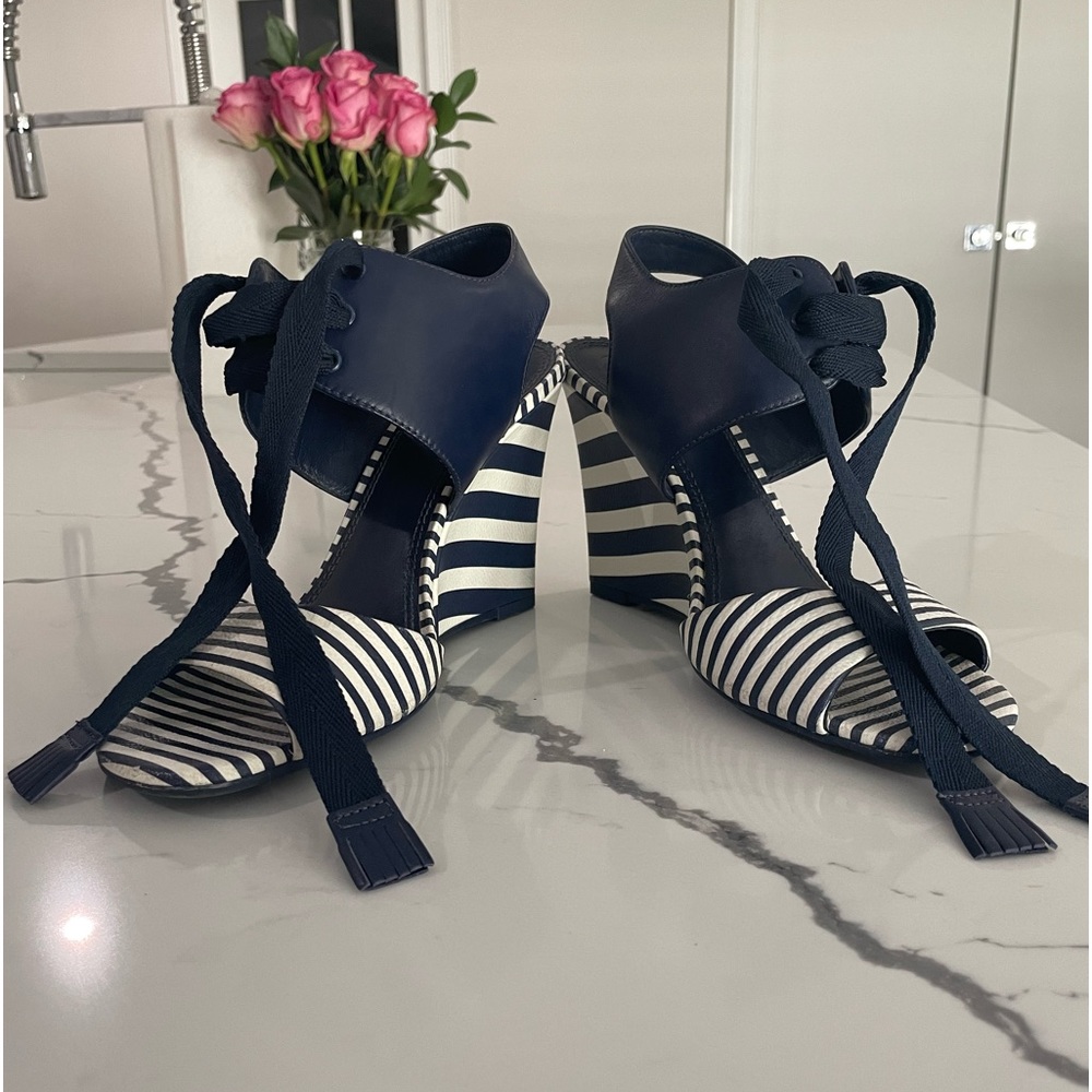 Tory Burch Heeled Espadrille Wedges in Navy Stripe - Size 8